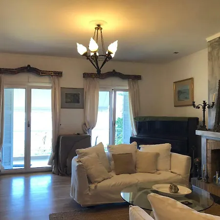 Classy Lux W/ Sea View, Garden, Parking Apartment