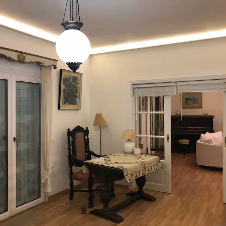 Classy Lux W/ Sea View, Garden, Parking Apartment