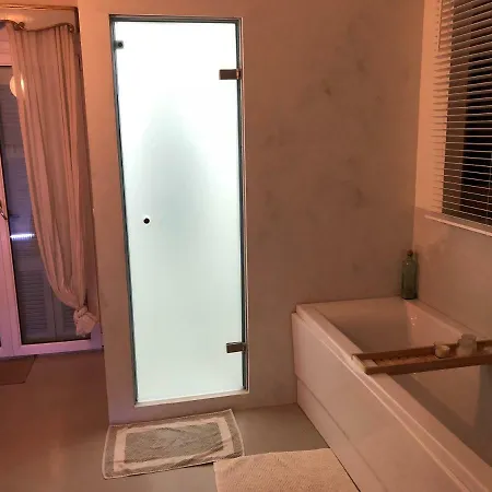 Classy Lux W/ Sea View, Garden, Parking Apartment