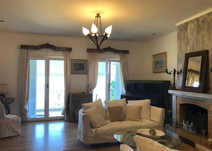 Classy Lux W/ Sea View, Garden, Parking Apartament