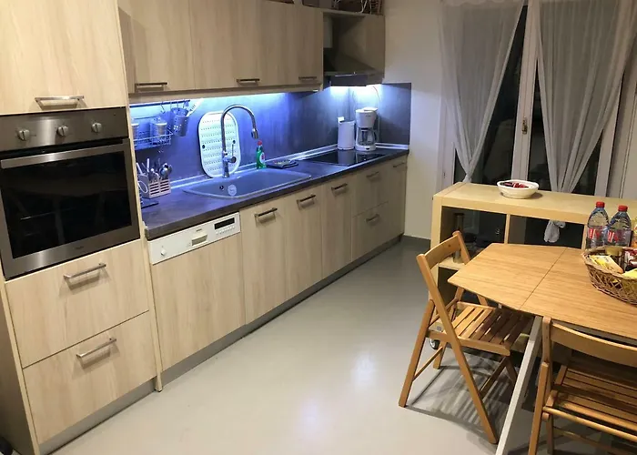 Classy Lux W/ Sea View, Garden, Parking