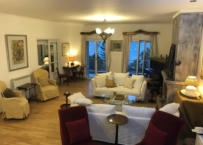 Classy Lux W/ Sea View, Garden, Parking アパート *