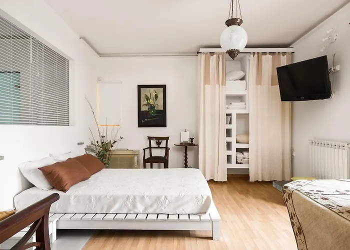 Classy Lux W/ Sea View, Garden, Parking アパート *